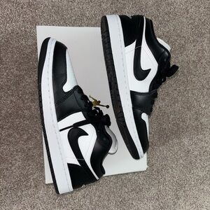 Air Jordan 1’s size 8